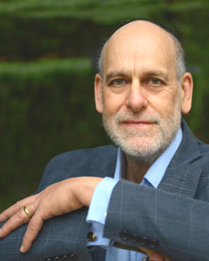 Alan 300 X 375 Alan 300 X 375